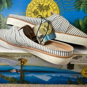 Margaritaville slip on knotted women’s mule. Size 7 grey and white stripe. NWT